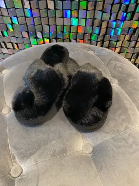 Cross over fur slippers