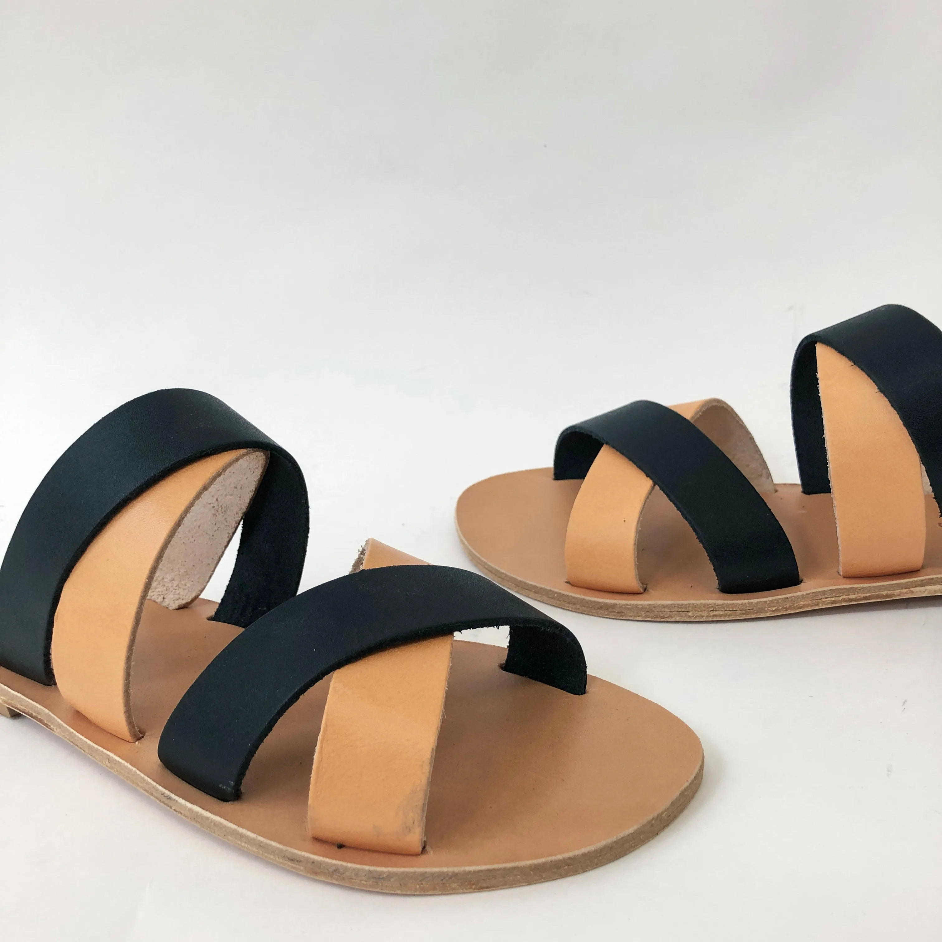 LAST PAIRS in 39 - Nulla Nomen Two-tone Cross Slipper - Black/Natural