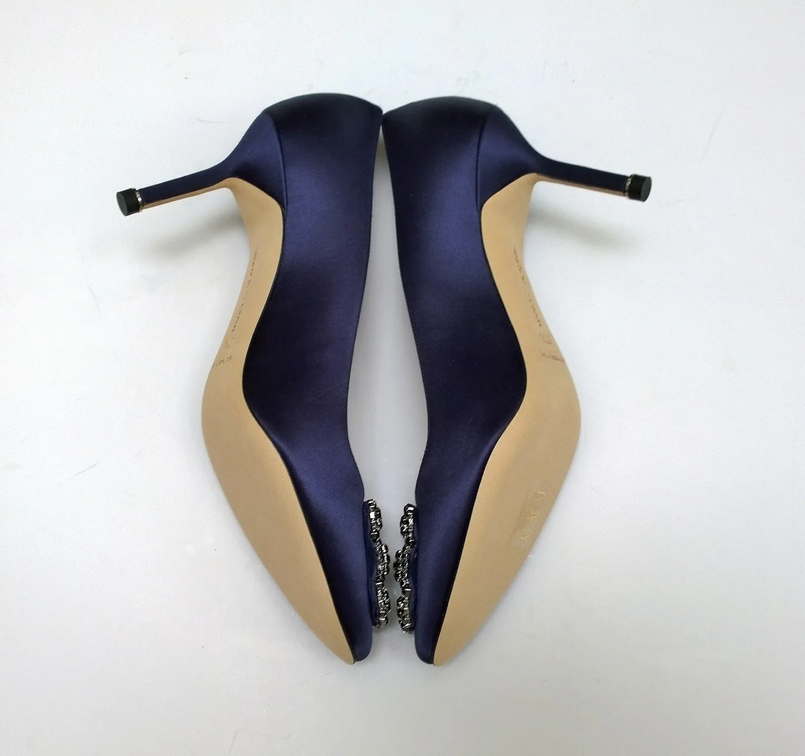 Manolo Blahnik Hangisi 70 Navy Satin with Black Rhinestone Buckle Strass Heels new shoes