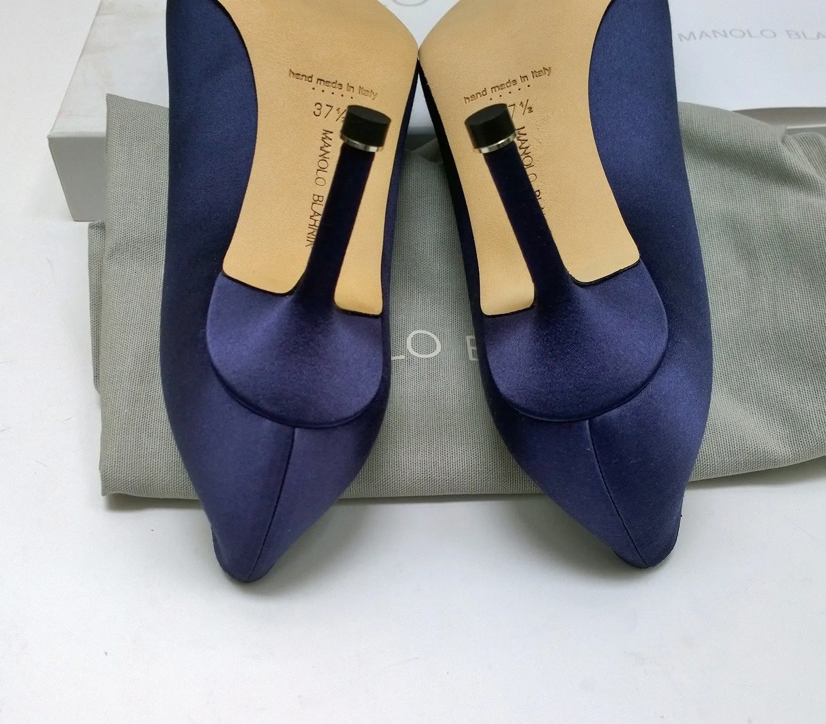 Manolo Blahnik Hangisi 70 Navy Satin with Black Rhinestone Buckle Strass Heels new shoes