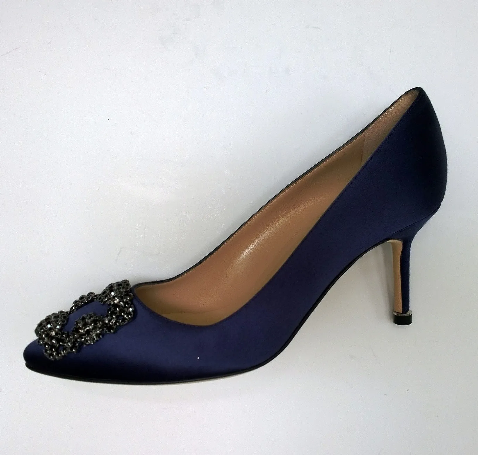 Manolo Blahnik Hangisi 70 Navy Satin with Black Rhinestone Buckle Strass Heels new shoes