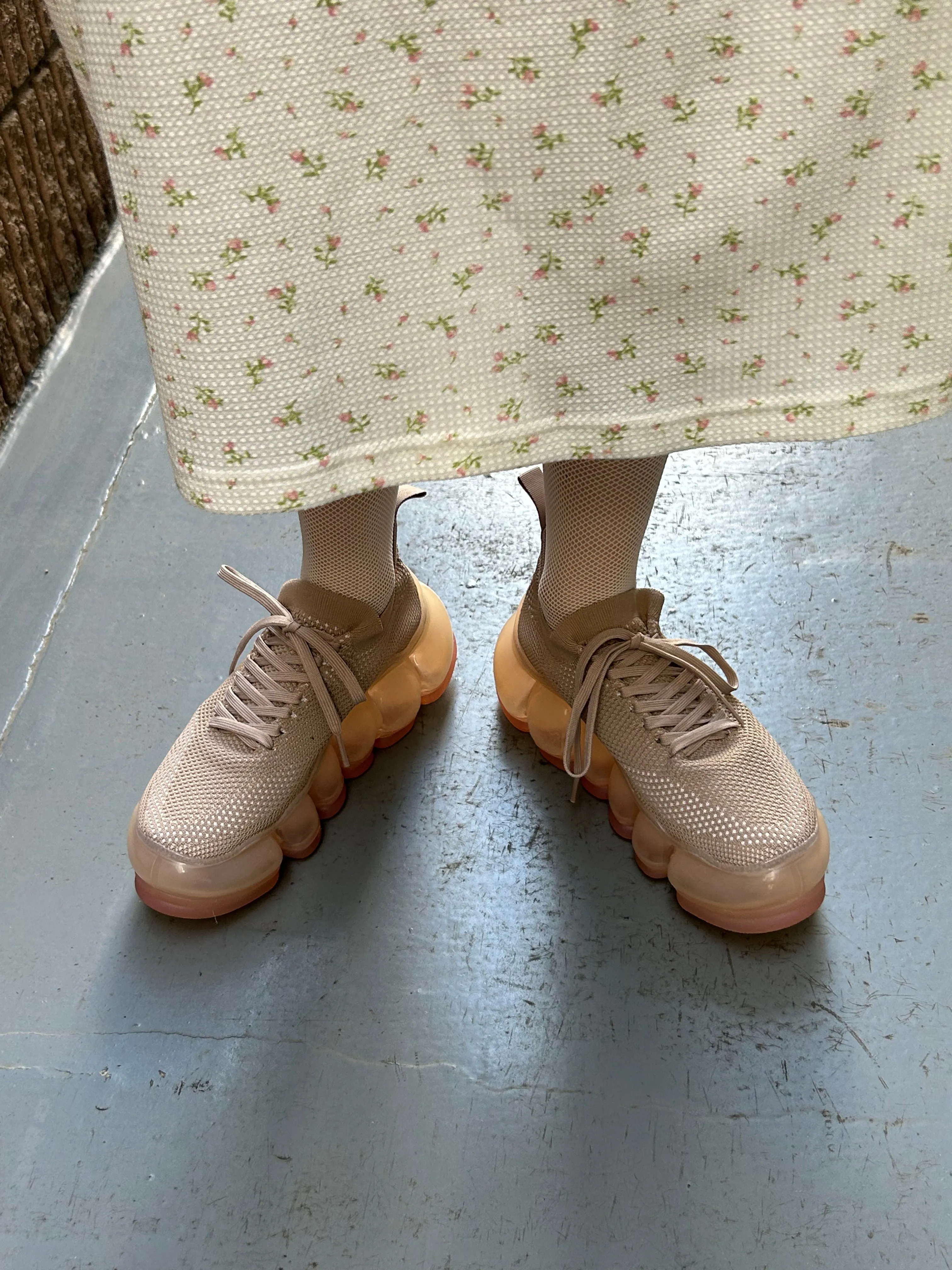 New "Jewelry" Shoes / Nude Camel