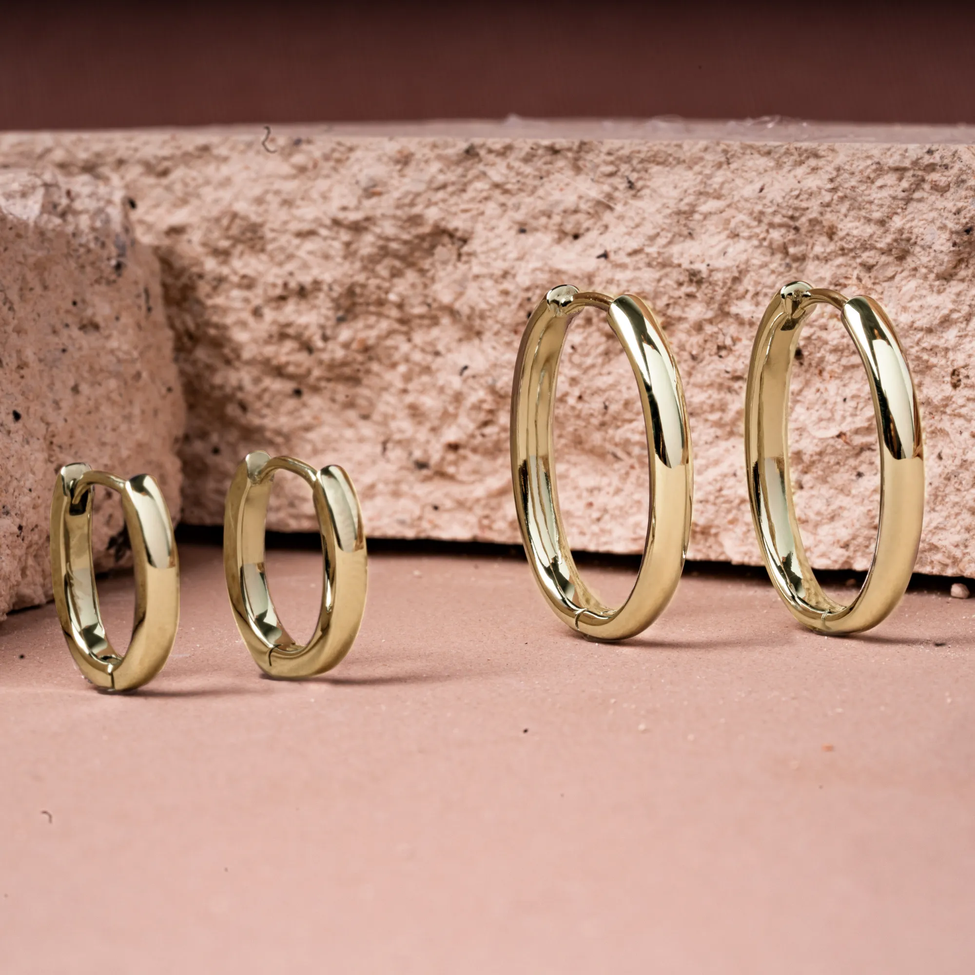 Radius 23 mm Huggie Earrings