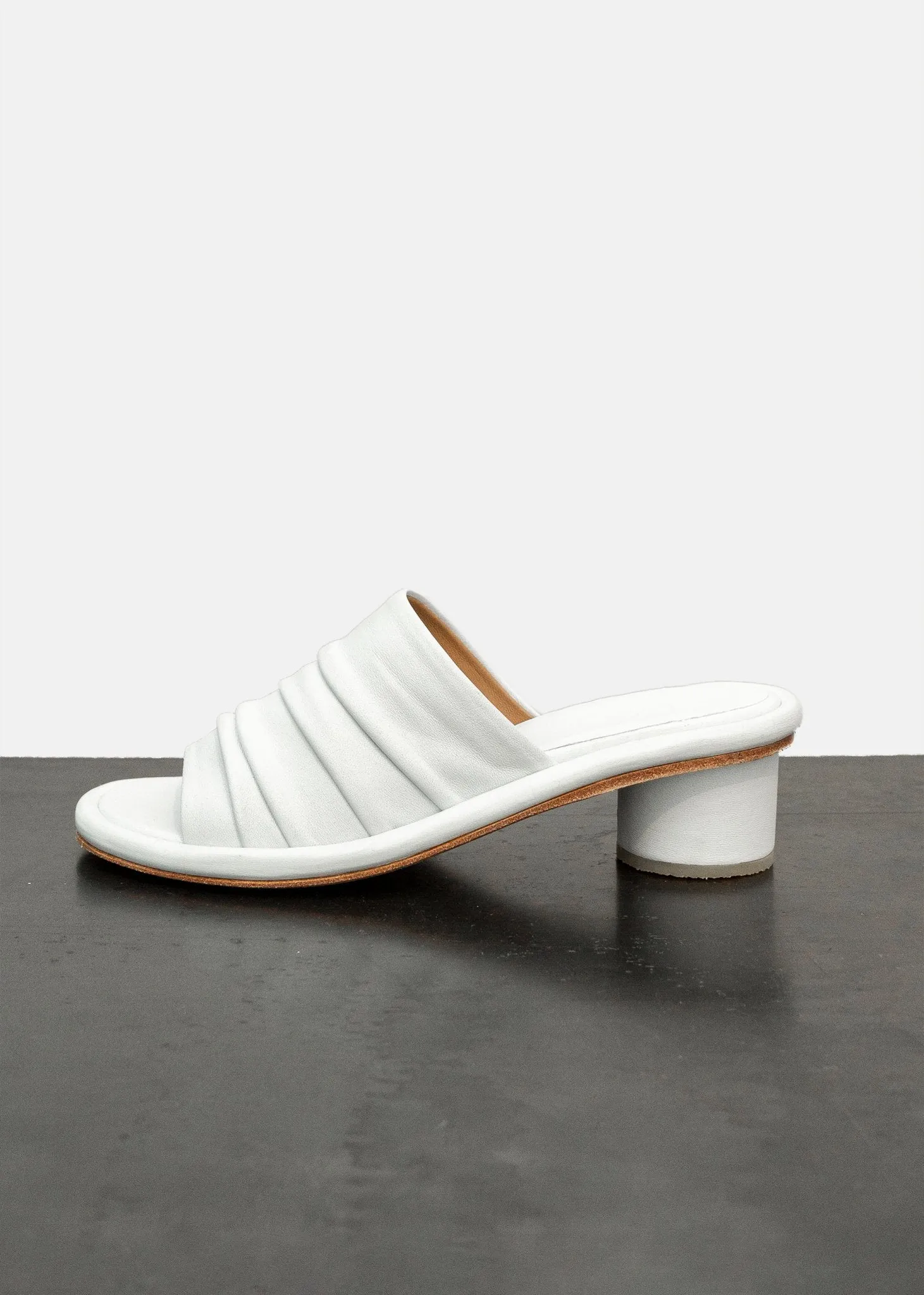 Ruche Slide in White