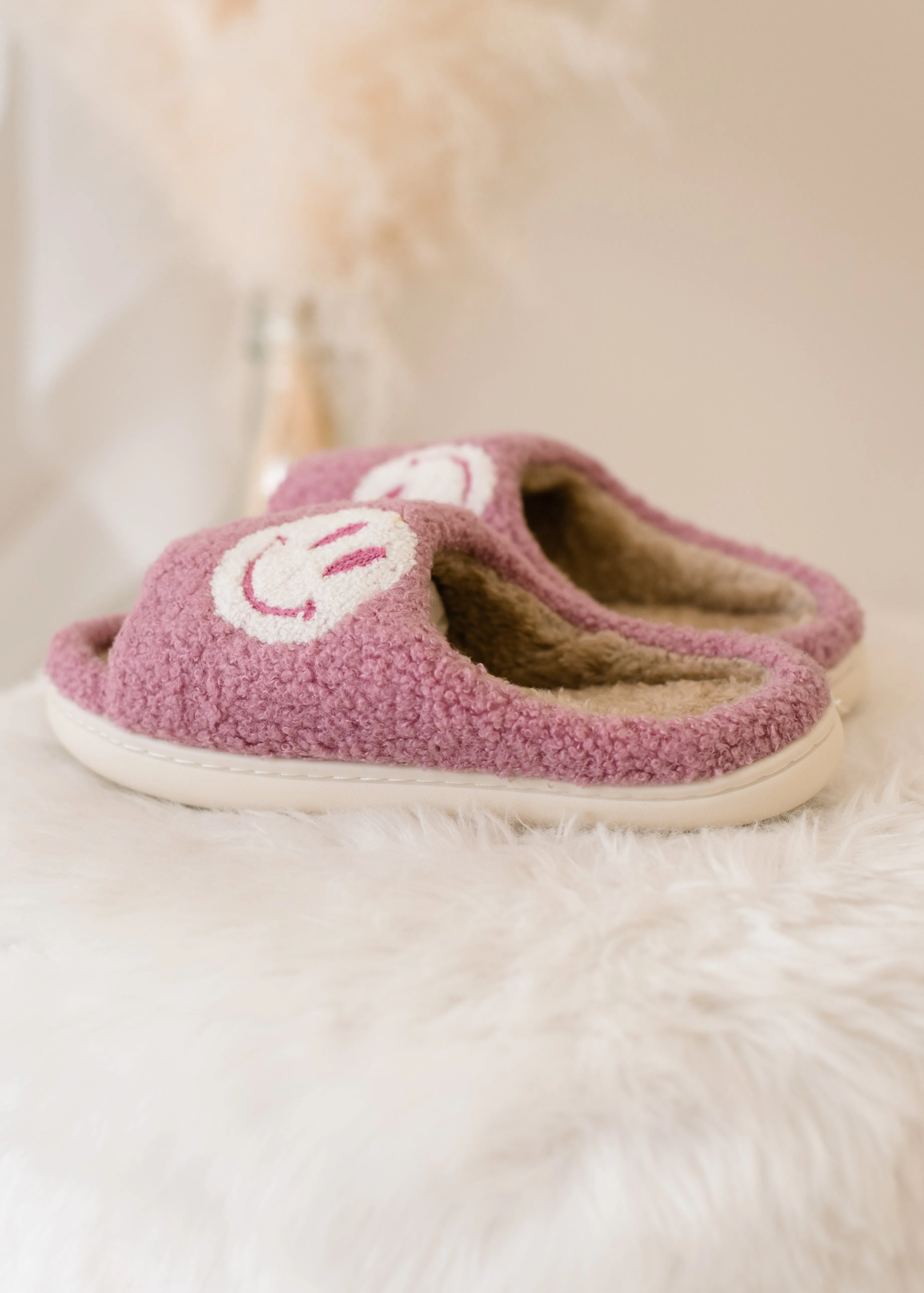 Cozy Open-Toe Slippers for Maximum Comfort